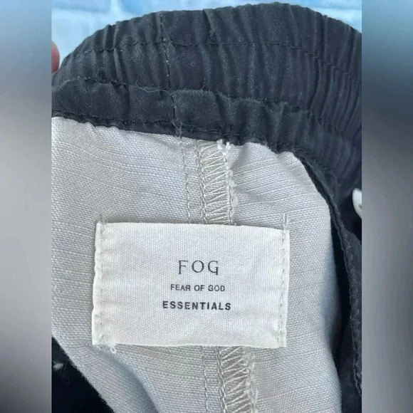 Fear of God Essentials Cargo Pants Khaki large - Picture 10 of 15